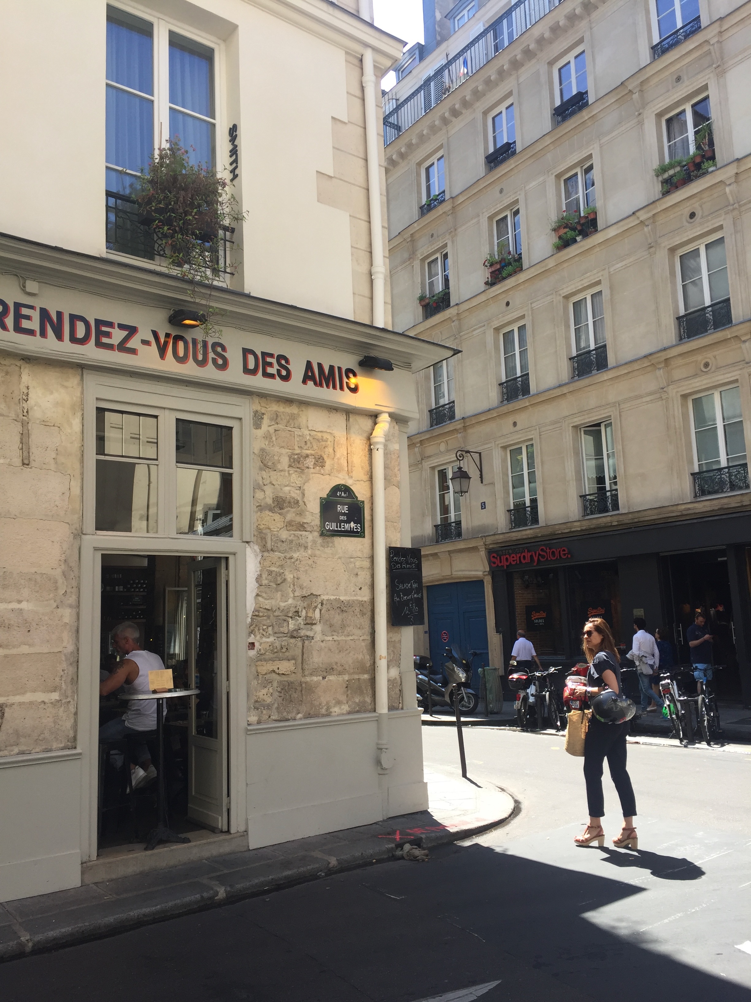 Paris Street Scene